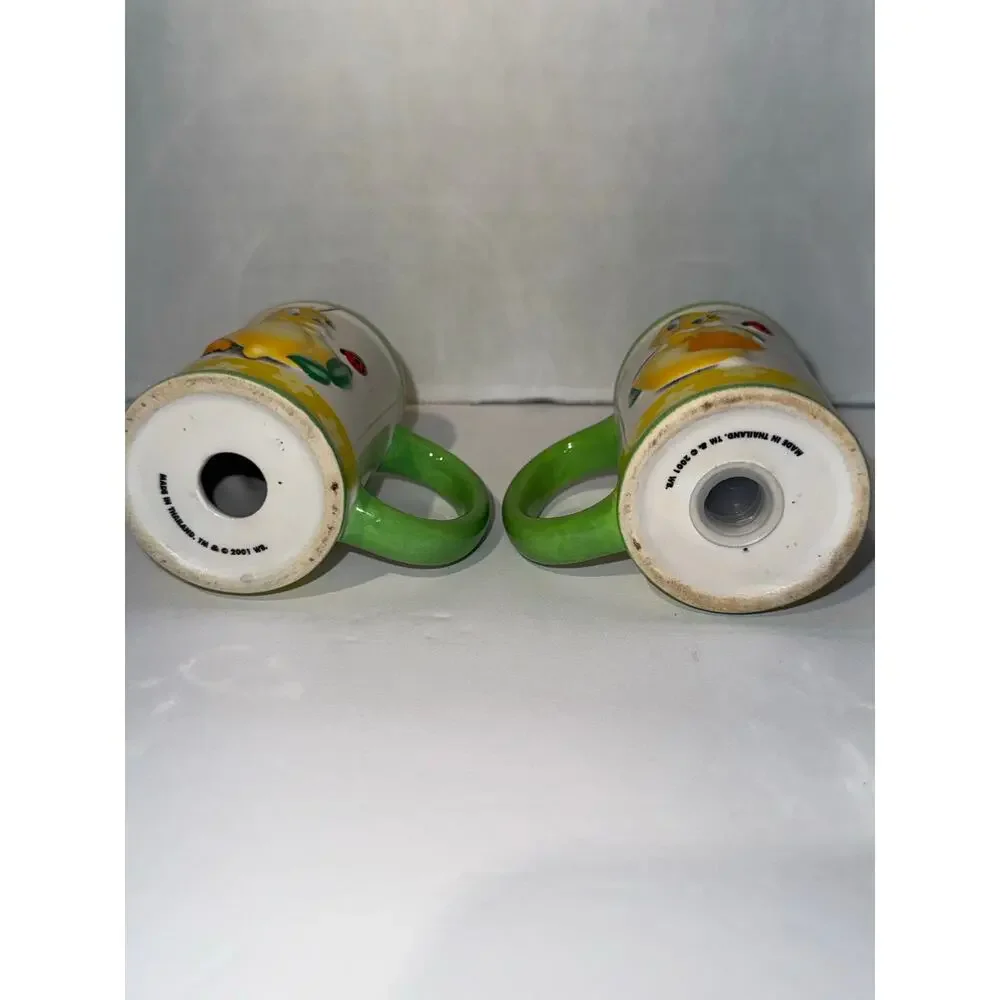 Vintage Tweety Bird salt and pepper shakers collectible Warner Brothers